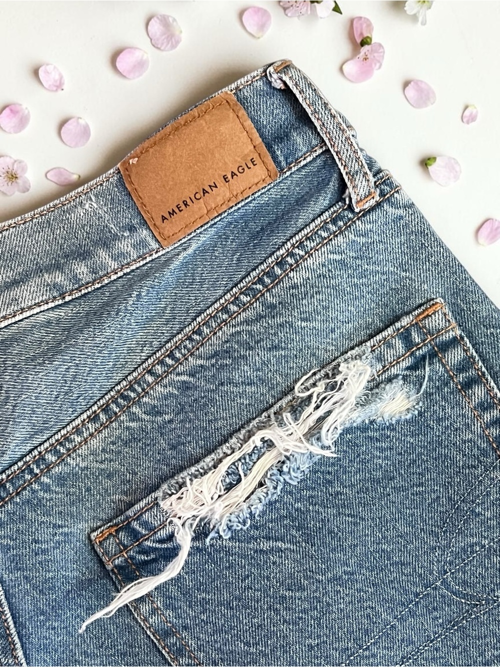 American Eagle Highest Rise 90’s Boyfriend distressed Jeans Shorts - Picture 9 of 16